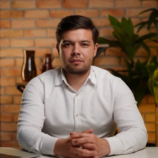 Портрет: Samandar Bozorboyev